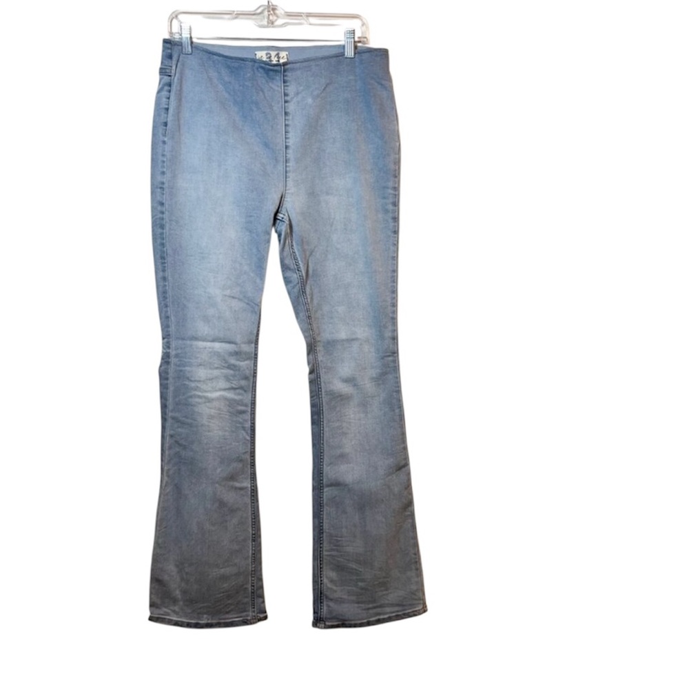 We The Free Free People Flare Jeans Light Wash Size 31 Stretch Denim High Rise